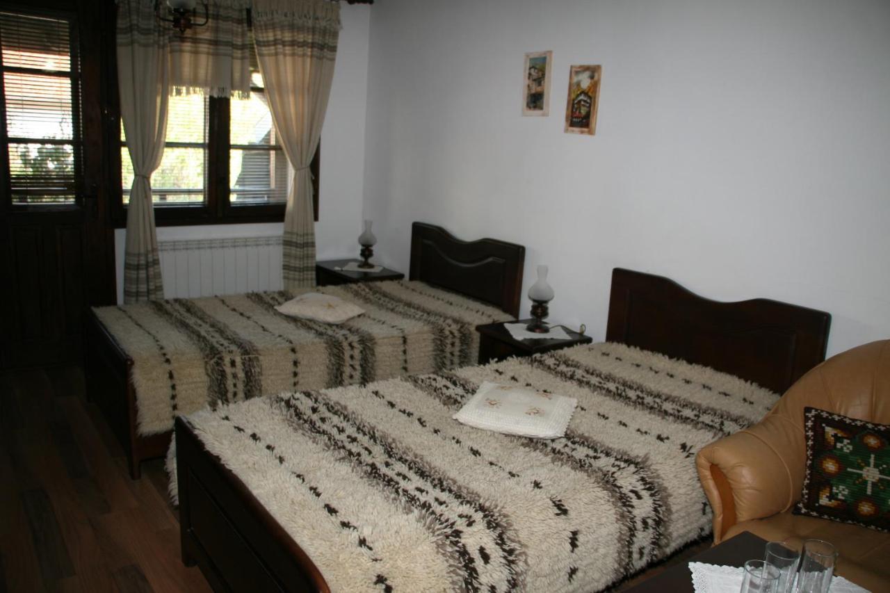 Oazis Guesthouse لوفتش المظهر الخارجي الصورة