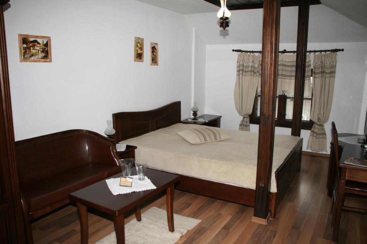 Oazis Guesthouse لوفتش المظهر الخارجي الصورة